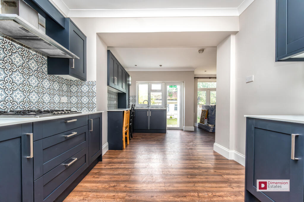 4 bed Mid Terraced House for rent in Ilford. From Dimension Estates - London