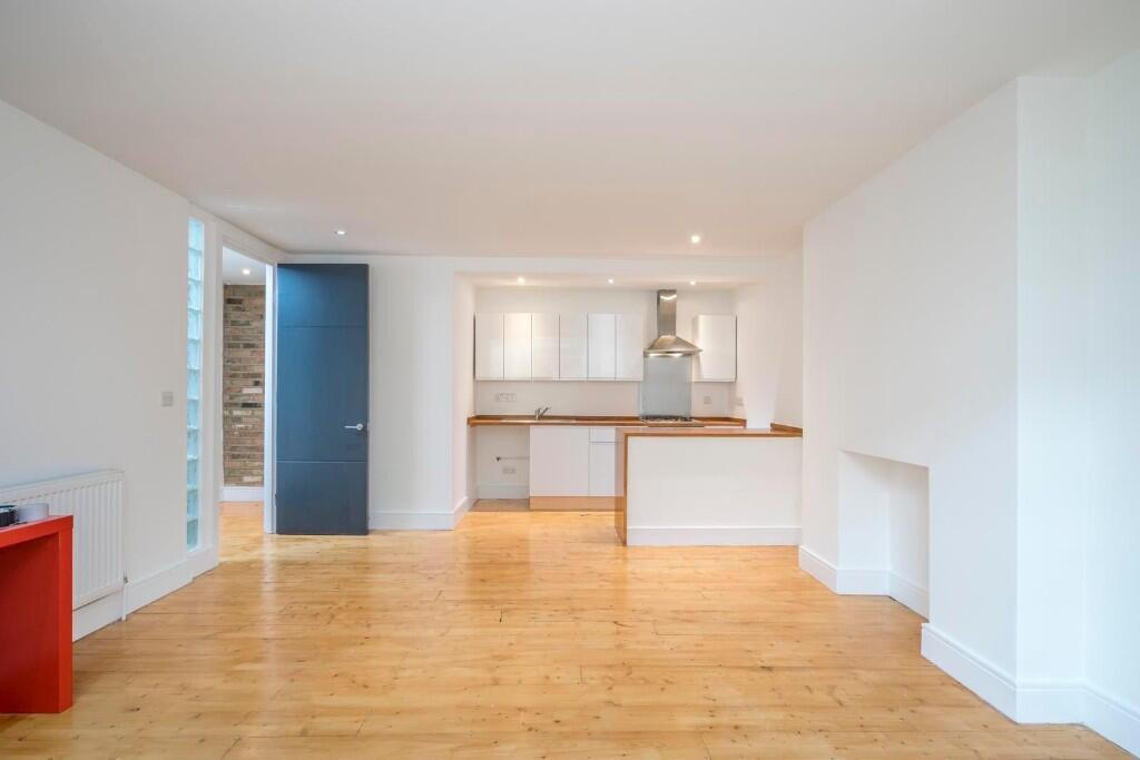 1 bed 1st Floor Flat for rent in Hackney. From Dimension Estates - London 1 bed 1st Floor Flat for rent in Hackney. From Dimension Estates - London