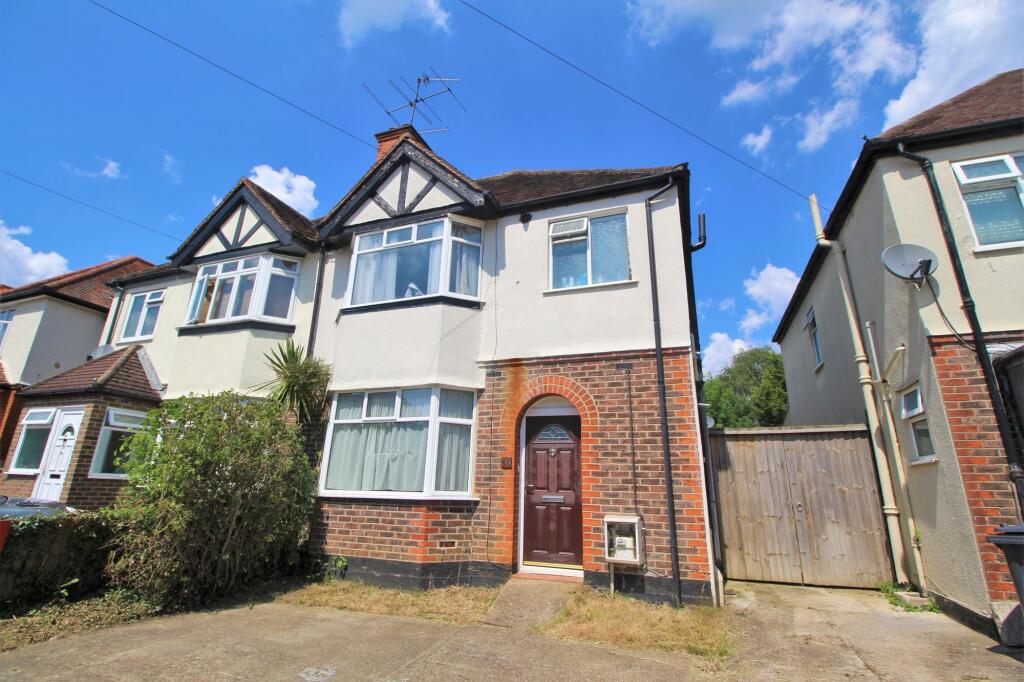 5 bed Semi Detached for rent in Guildford. From Cobbles Estate Agents - Guildford 5 bed Semi Detached for rent in Guildford. From Cobbles Estate Agents - Guildford