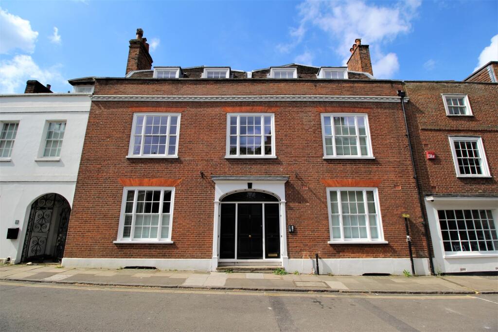 2 bed 1st Floor Flat for rent in Guildford. From Cobbles Estate Agents - Guildford