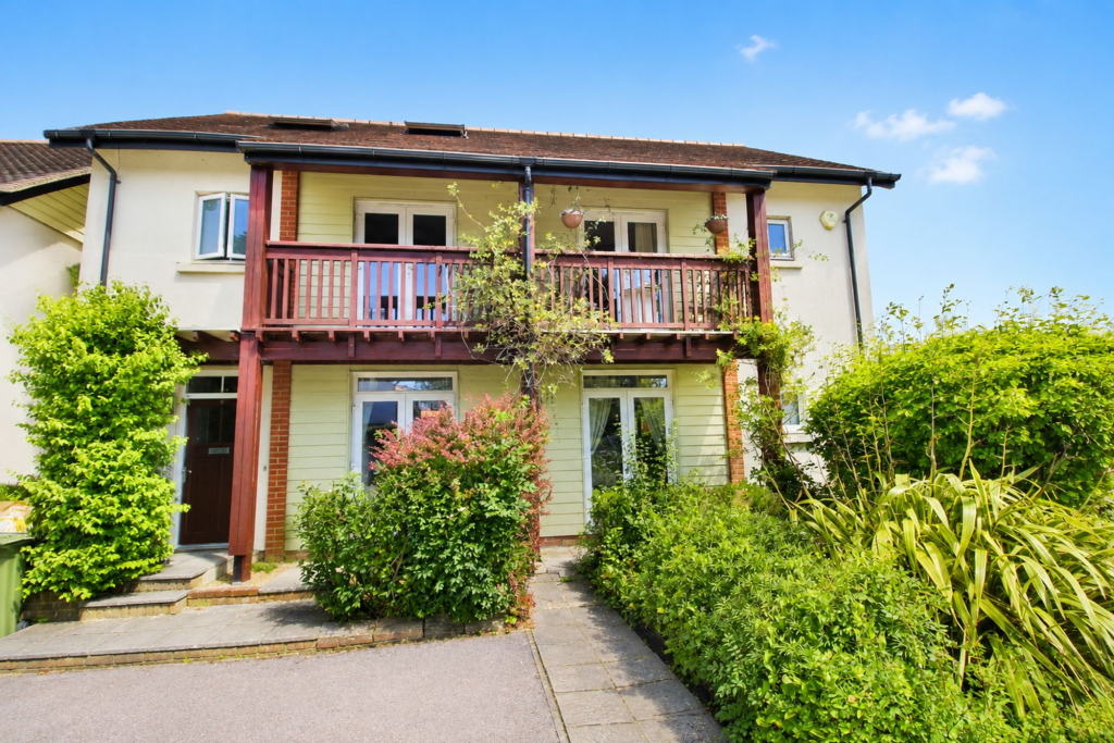 3 bed Semi Detached for rent in Guildford. From Cobbles Estate Agents - Guildford