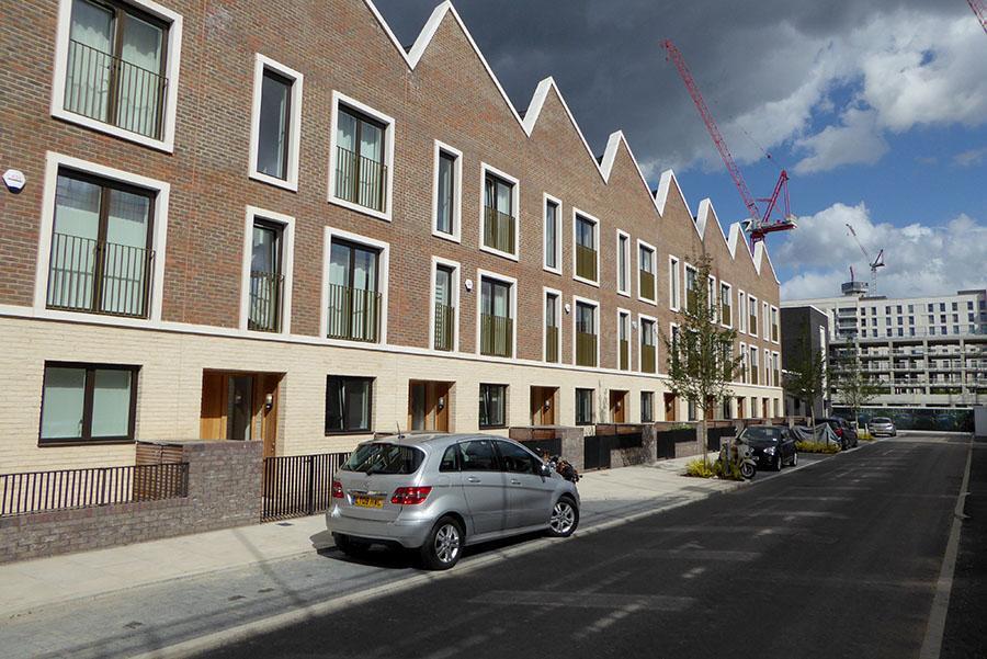 4 bed Mid Terraced House for rent in Stratford. From Docklands Prestige Residential - London