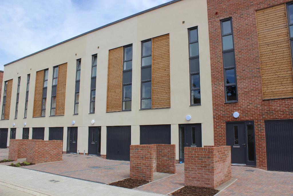 4 bed Mid Terraced House for rent in Barking. From Docklands Prestige Residential - London 4 bed Mid Terraced House for rent in Barking. From Docklands Prestige Residential - London