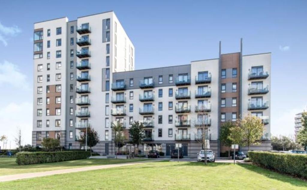 3 bed 1st Floor Flat for rent in Lower Twydall. From Docklands Prestige Residential - London