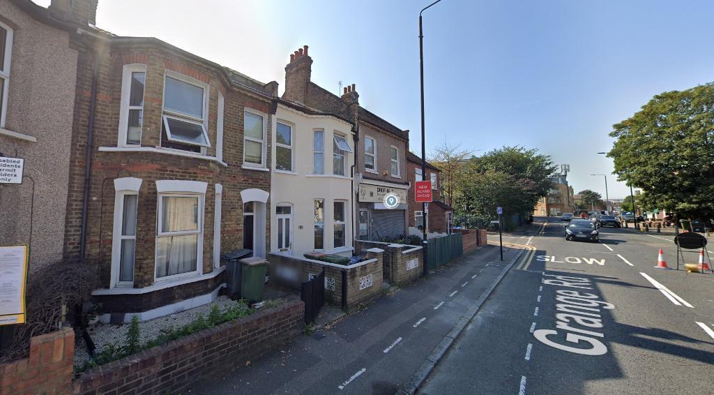 4 bed Mid Terraced House for rent in West Ham. From Docklands Prestige Residential - London
