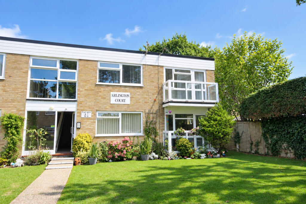 2 bed Apartment for rent in New Milton. From Collins & Butler LTD - Milford on Sea 2 bed Apartment for rent in New Milton. From Collins & Butler LTD - Milford on Sea