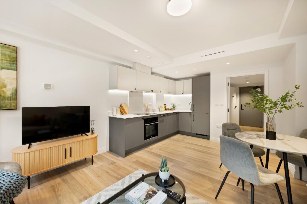 1 bed Apartment for rent in Westminster. From Dolphin Square Ltd