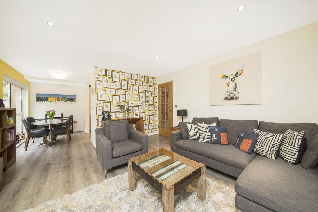 2 bed House (unspecified) for rent in Penge. From Domovoi Management Ltd - London 2 bed House (unspecified) for rent in Penge. From Domovoi Management Ltd - London