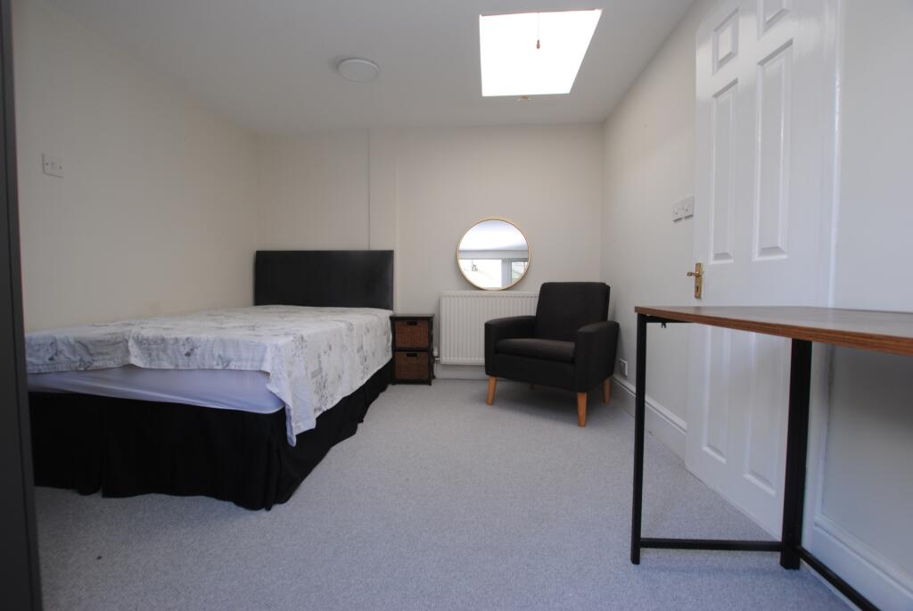 4 bed Studio for rent in Greenford. From Doyle Sales & Lettings - Hanwell