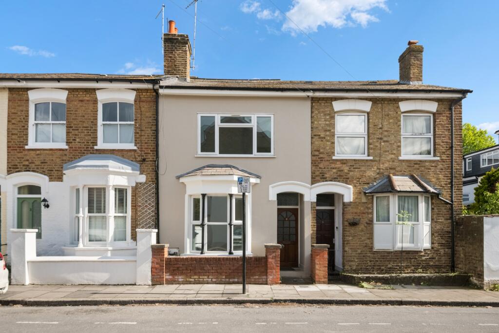 3 bed Detached for rent in Greenford. From Doyle Sales & Lettings - Hanwell