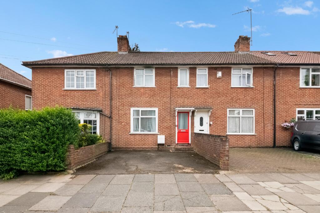3 bed Detached for rent in Greenford. From Doyle Sales & Lettings - Hanwell