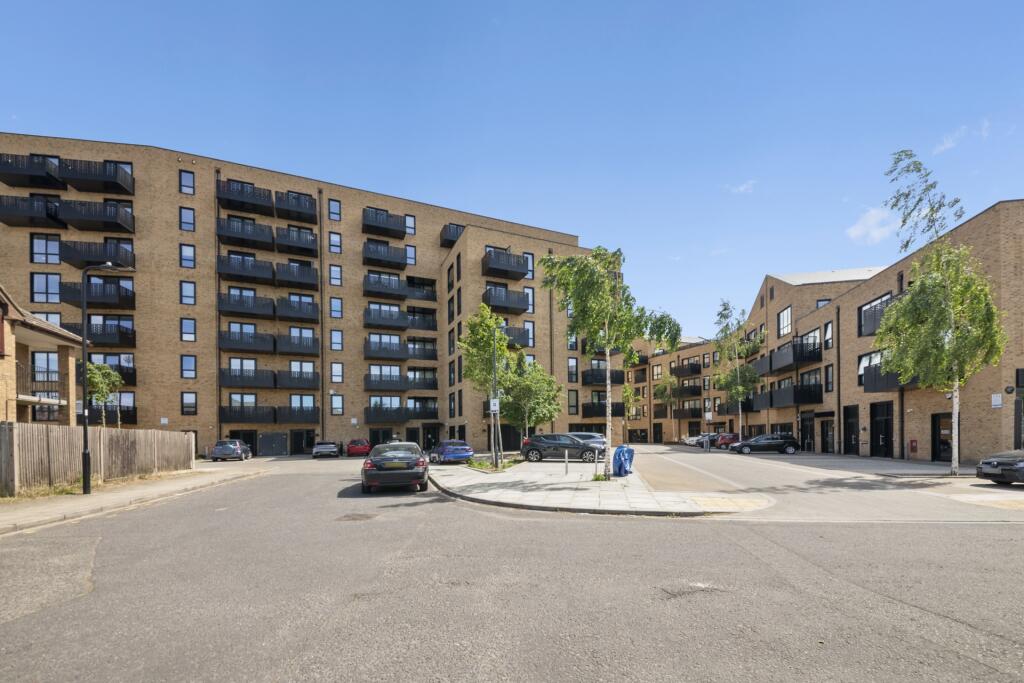 2 bed Apartment for rent in Greenford. From Doyle Sales & Lettings - Hanwell