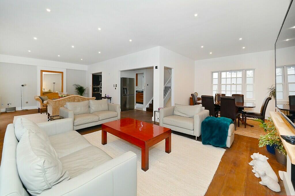 5 bed Detached House for rent in Chelsea. From Draker