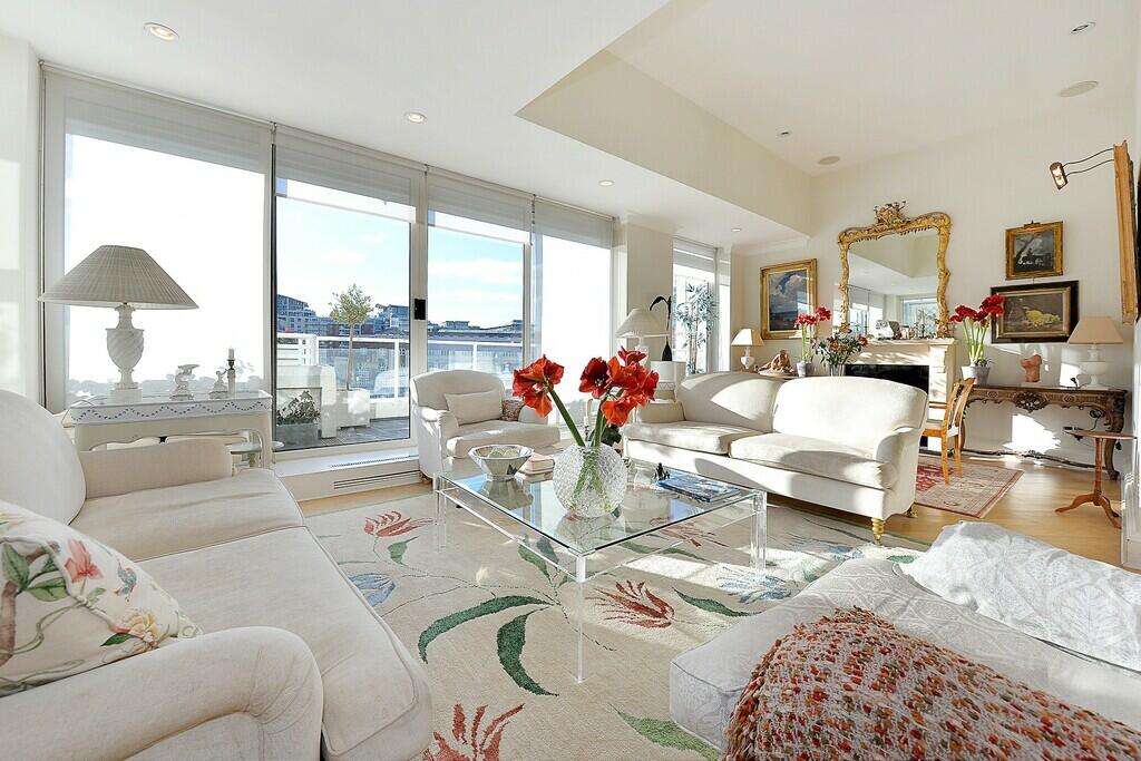 3 bed Apartment for rent in Chelsea. From Draker
