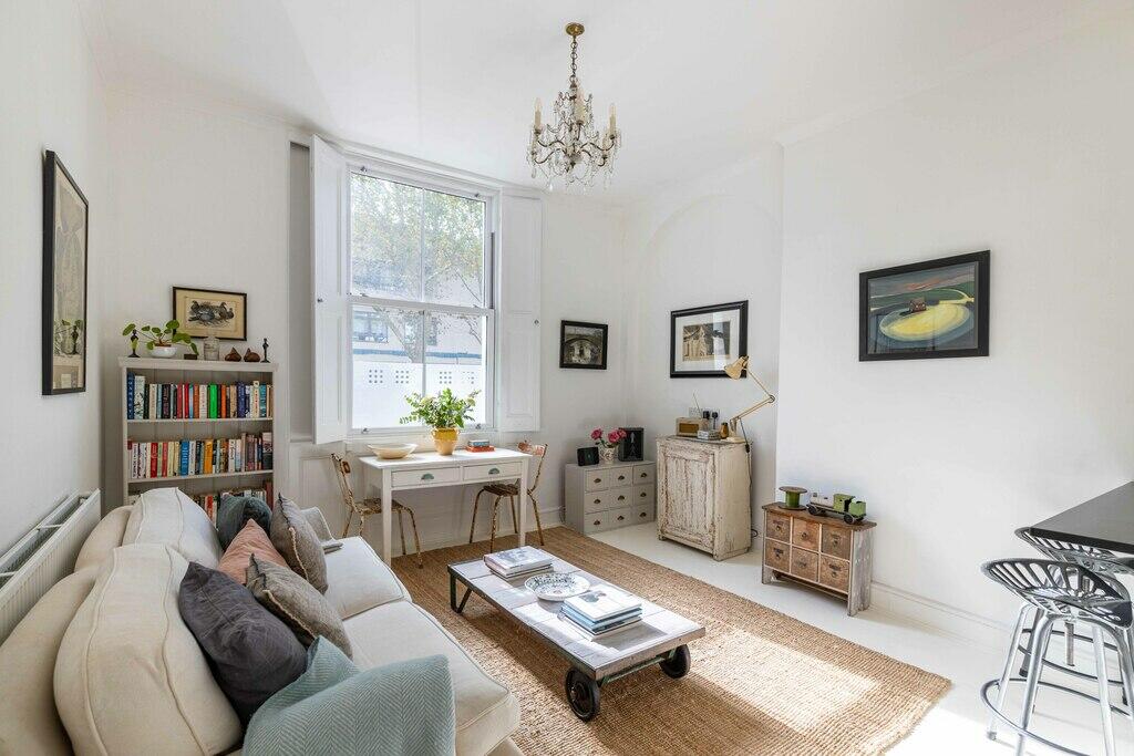 2 bed Flat for rent in Westminster. From Draker