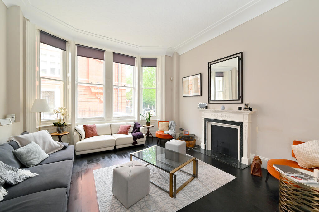 3 bed Flat for rent in Chelsea. From Draker