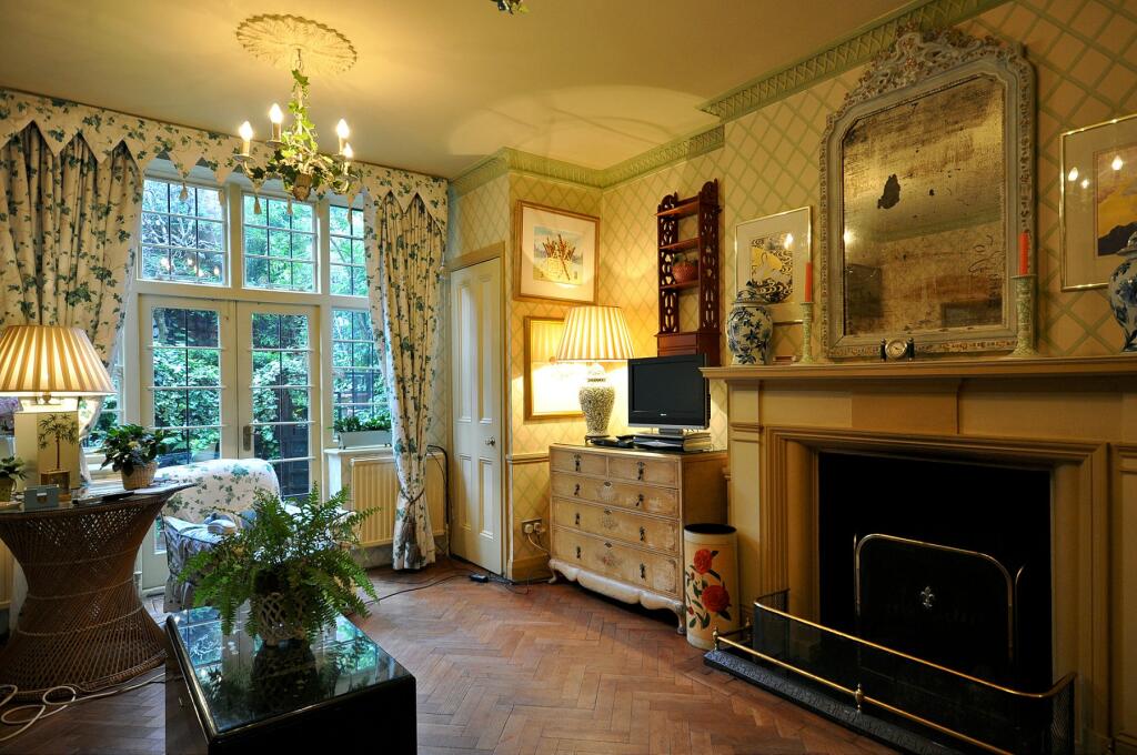 6 bed Detached for rent in London. From Draker 6 bed Detached for rent in London. From Draker