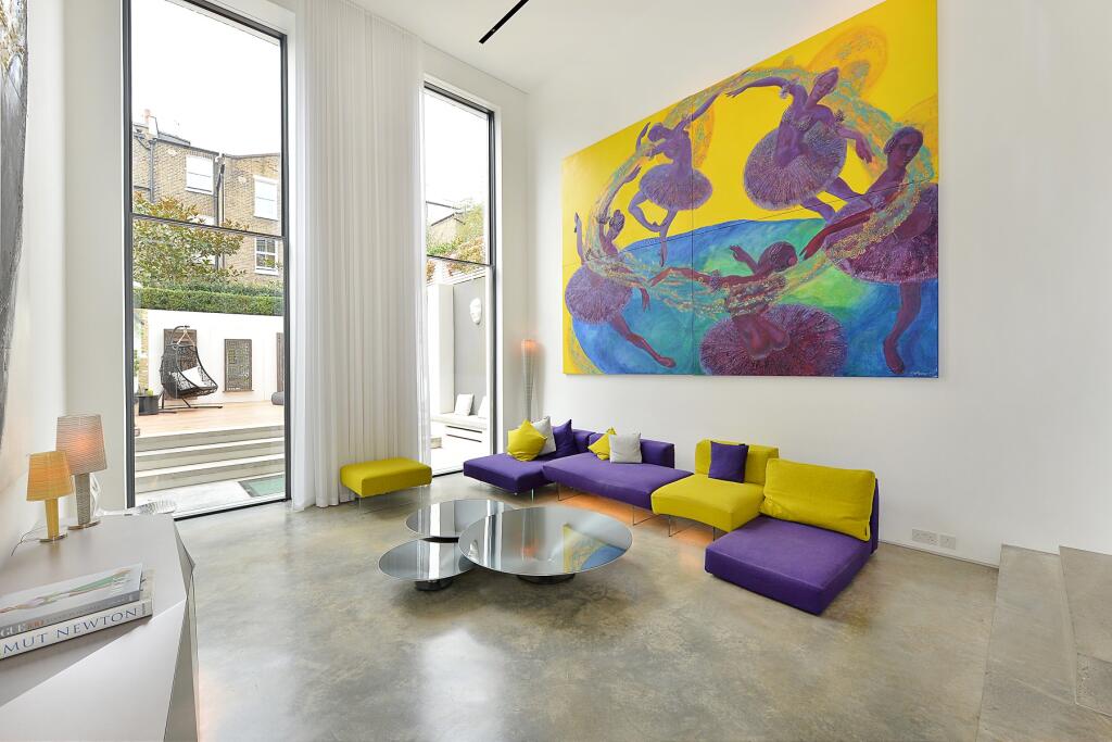 5 bed Detached for rent in London. From Draker