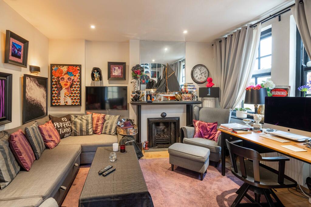 1 bed 1st Floor Flat for rent in London. From Draker