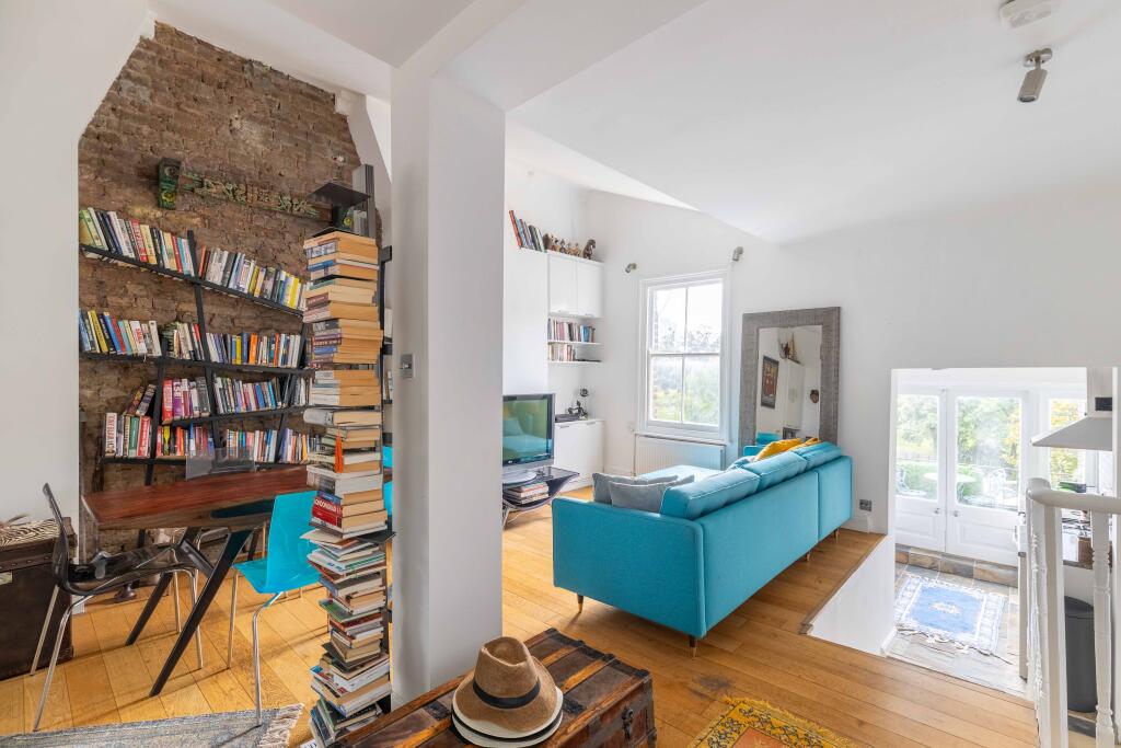 2 bed 1st Floor Flat for rent in London. From Draker