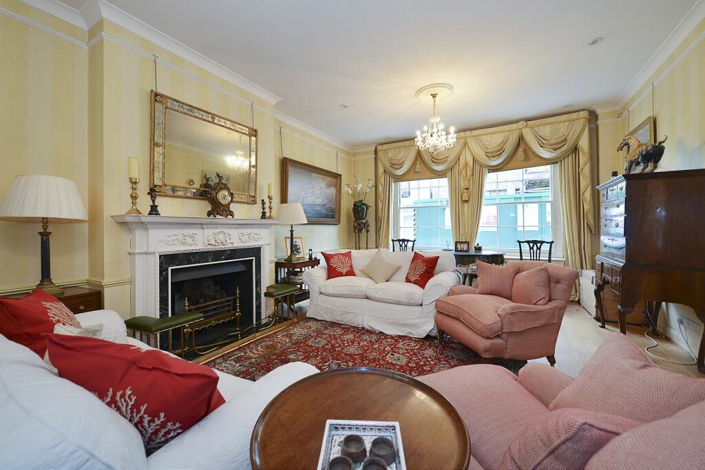 5 bed Detached for rent in London. From Draker