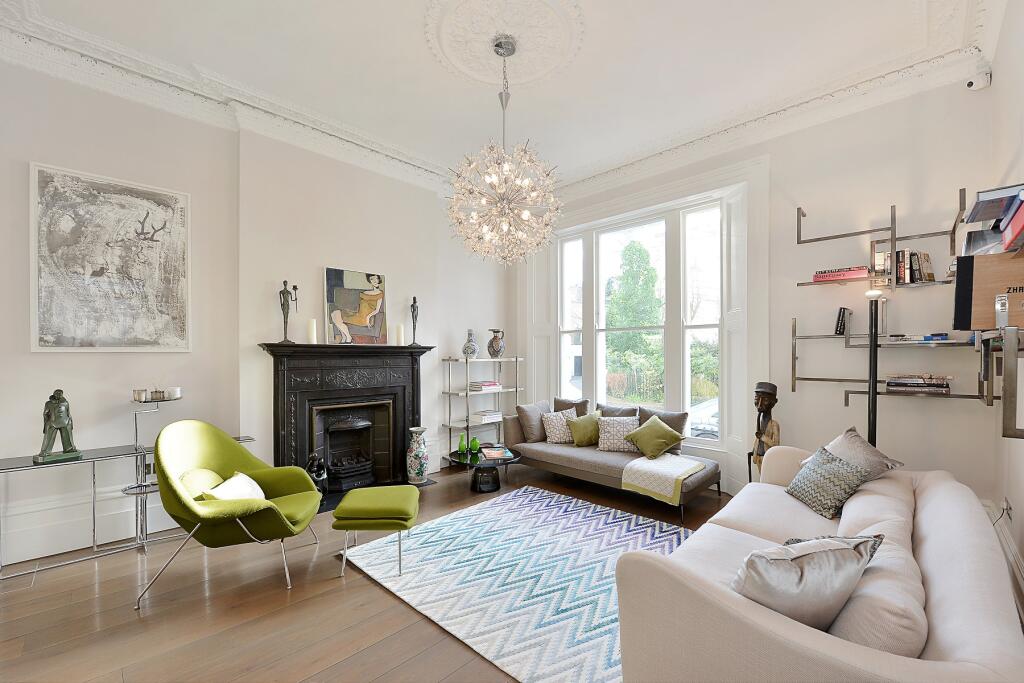 5 bed Detached for rent in London. From Draker