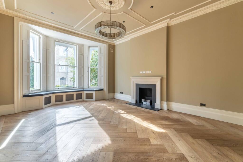 3 bed 1st Floor Flat for rent in London. From Draker