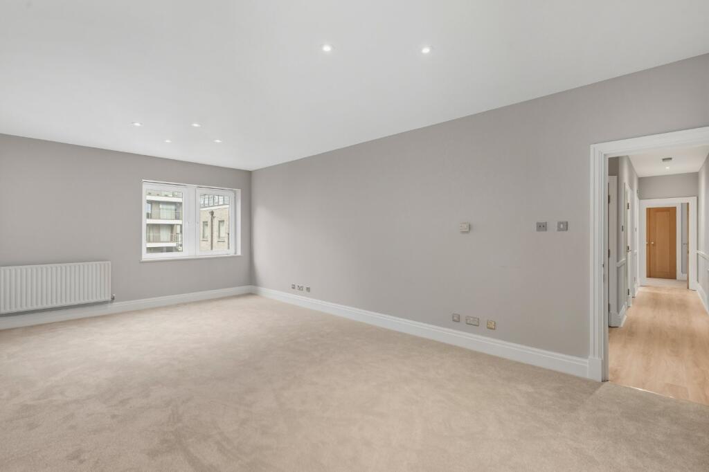 2 bed 1st Floor Flat for rent in London. From Draker