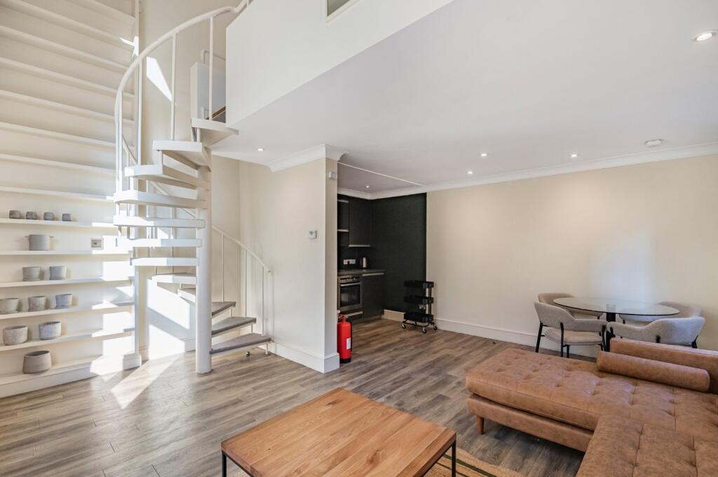 1 bed End of Terrace for rent in London. From Draker