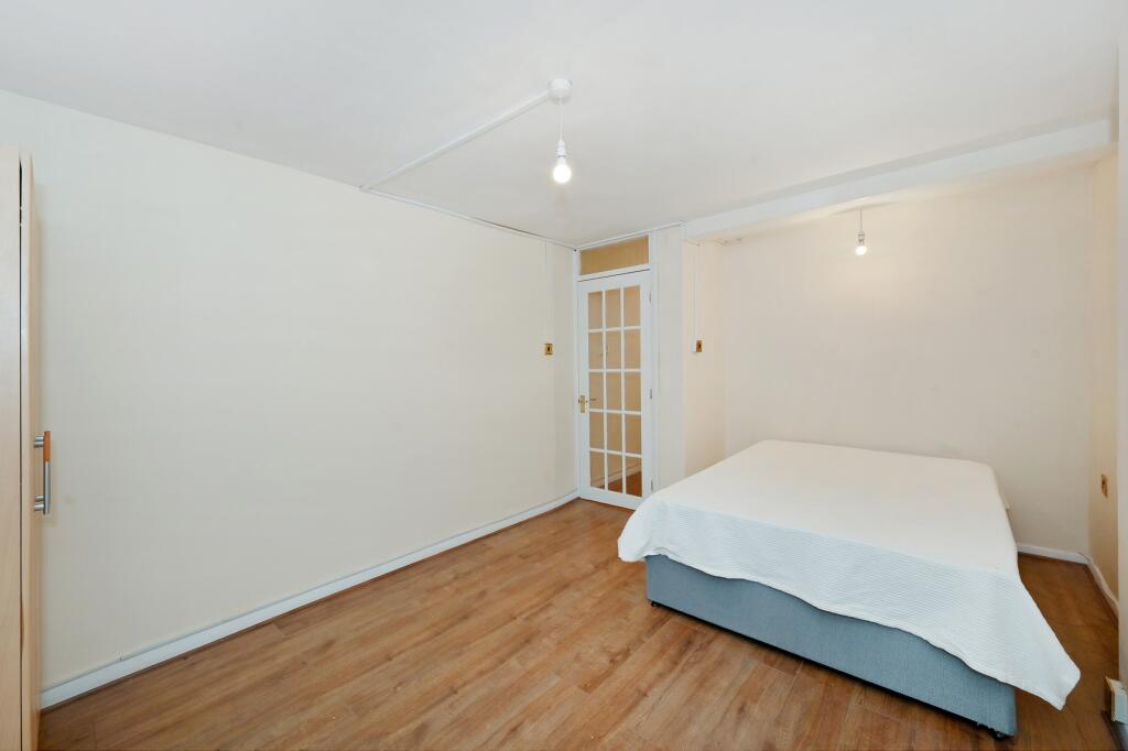 4 bed 1st Floor Flat for rent in London. From Draker