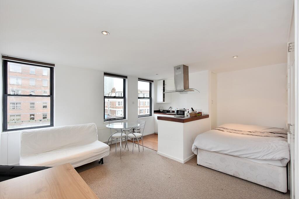 4 bed 1st Floor Flat for rent in London. From Draker