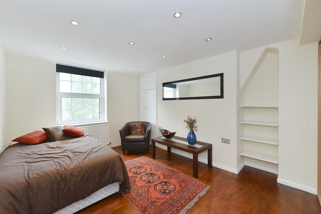 4 bed 1st Floor Flat for rent in London. From Draker 4 bed 1st Floor Flat for rent in London. From Draker