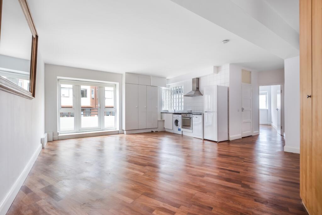 1 bed 1st Floor Flat for rent in London. From Draker