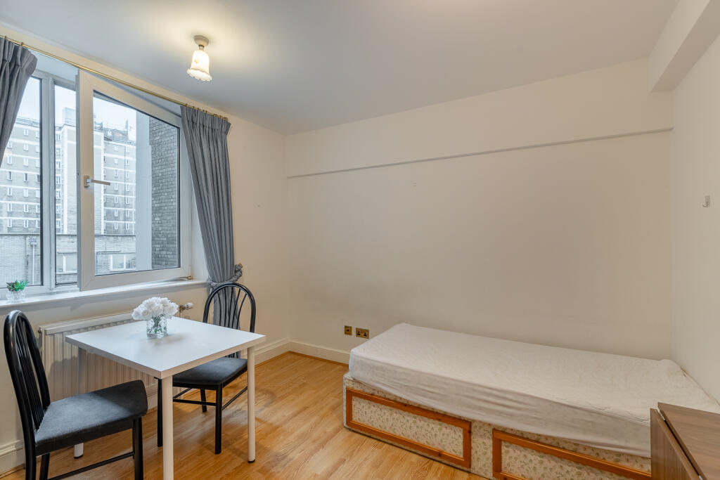 2 bed 1st Floor Flat for rent in London. From Draker 2 bed 1st Floor Flat for rent in London. From Draker