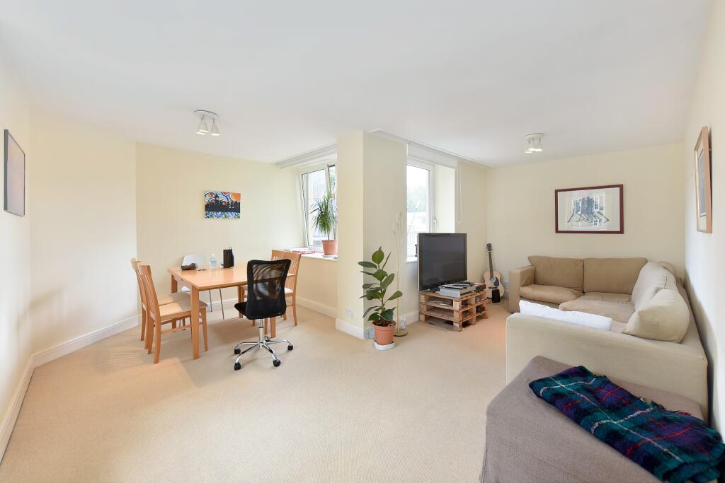 3 bed 1st Floor Flat for rent in London. From Draker 3 bed 1st Floor Flat for rent in London. From Draker