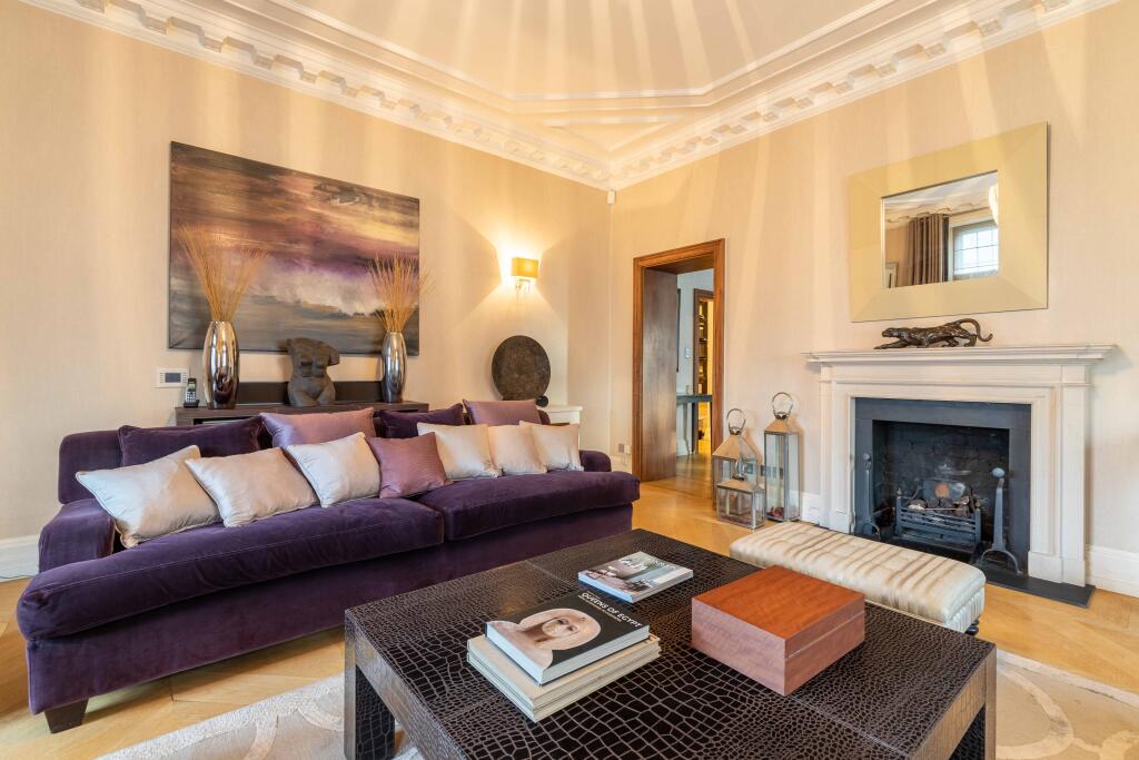 5 bed 1st Floor Flat for rent in Chelsea. From Draker