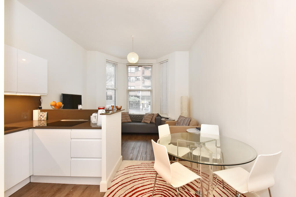 2 bed 1st Floor Flat for rent in London. From Draker