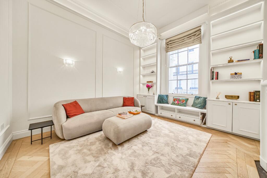 2 bed Mid Terraced House for rent in Chelsea. From Draker