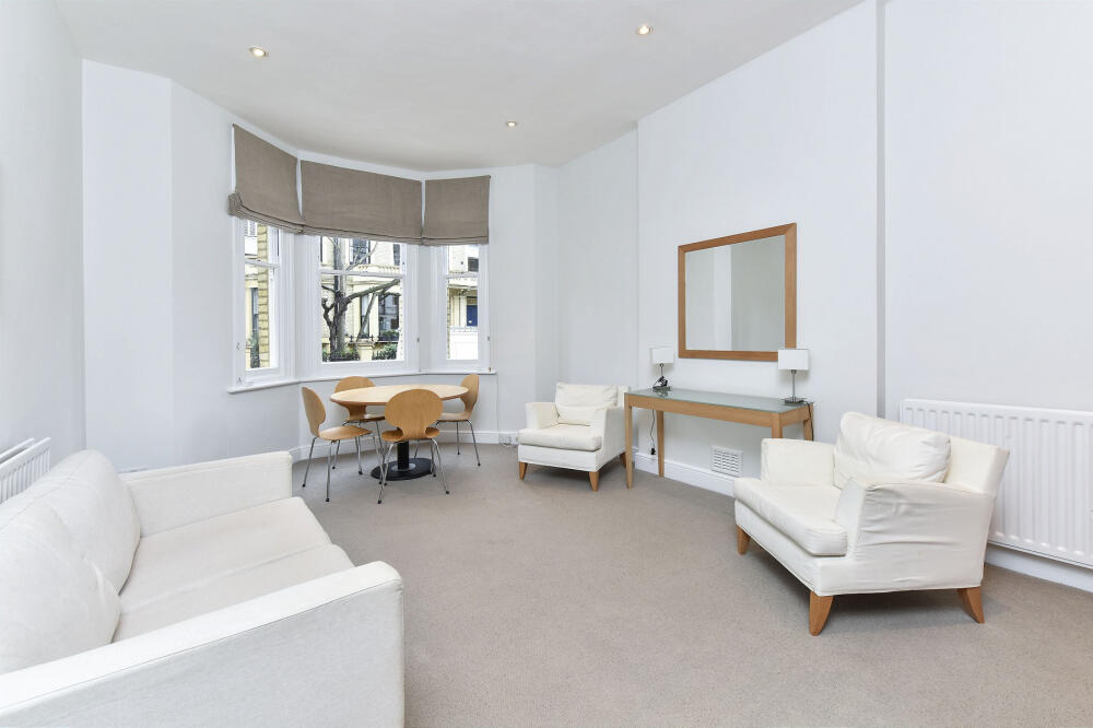 2 bed 1st Floor Flat for rent in London. From Draker