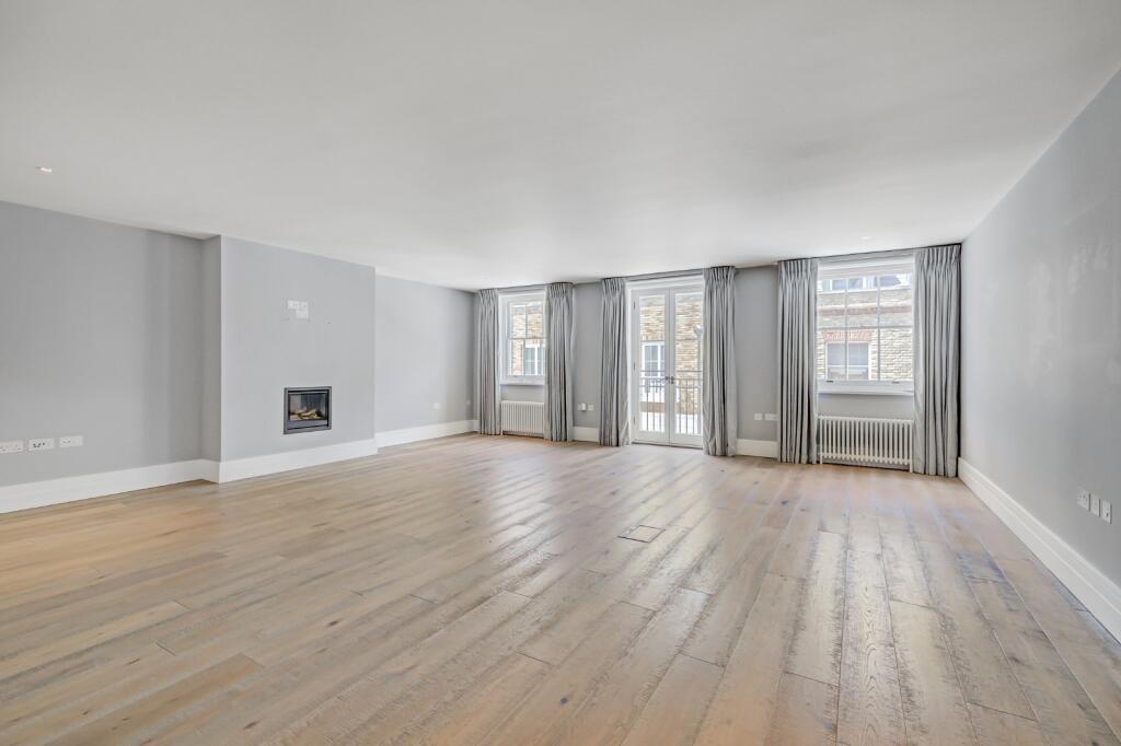 2 bed Mid Terraced House for rent in Chelsea. From Draker