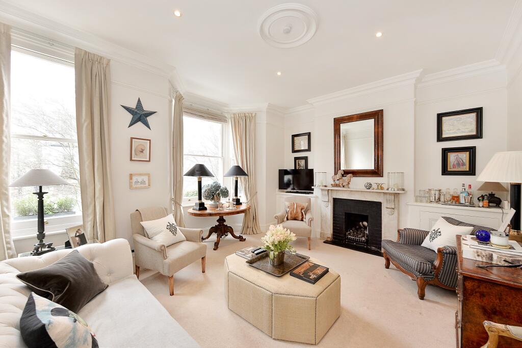 3 bed 1st Floor Flat for rent in London. From Draker