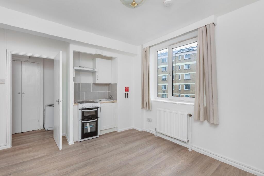 4 bed 1st Floor Flat for rent in London. From Draker