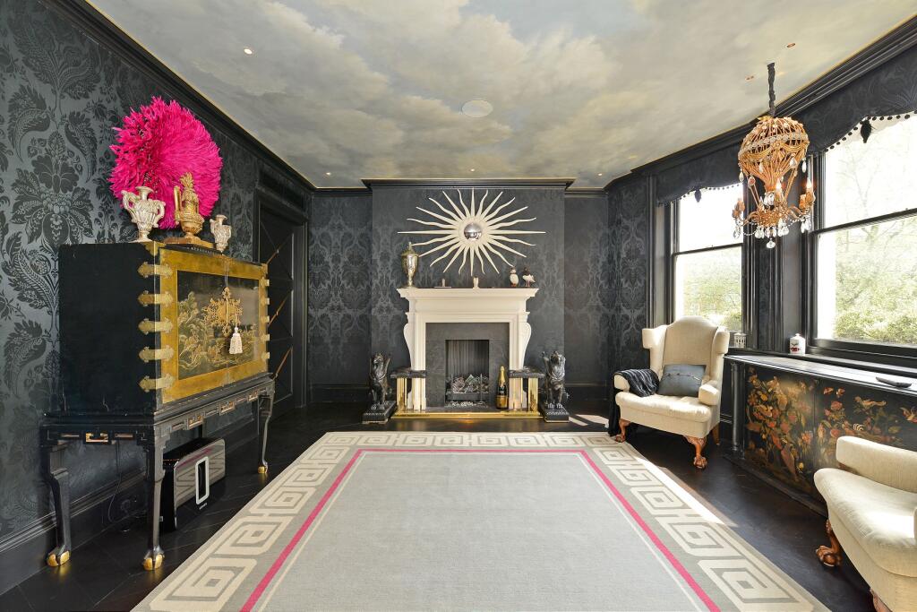 1 bed 1st Floor Flat for rent in Chelsea. From Draker