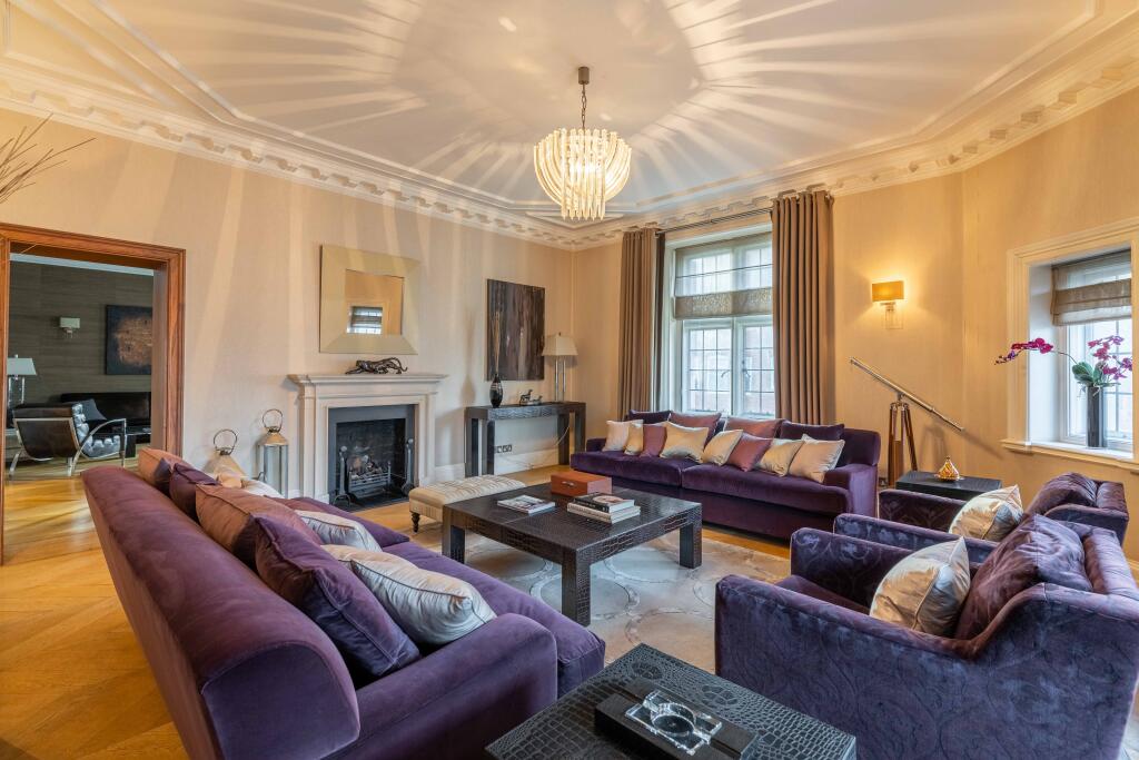 5 bed 1st Floor Flat for rent in Chelsea. From Draker