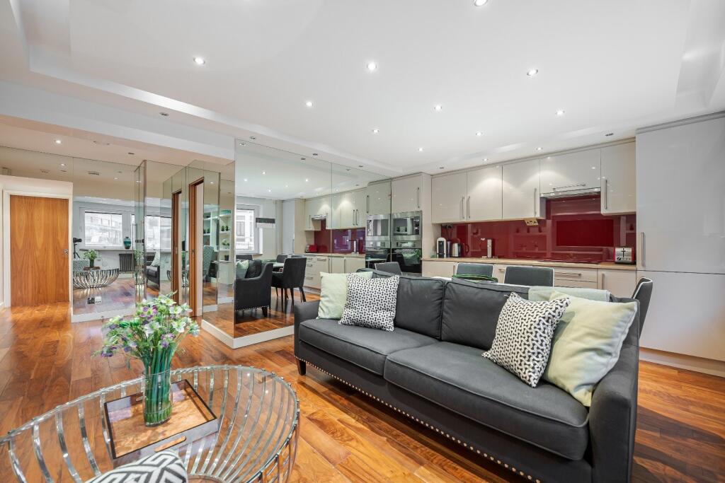 2 bed 1st Floor Flat for rent in Chelsea. From Draker