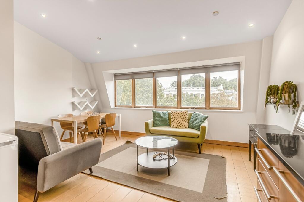 3 bed 1st Floor Flat for rent in London. From Draker