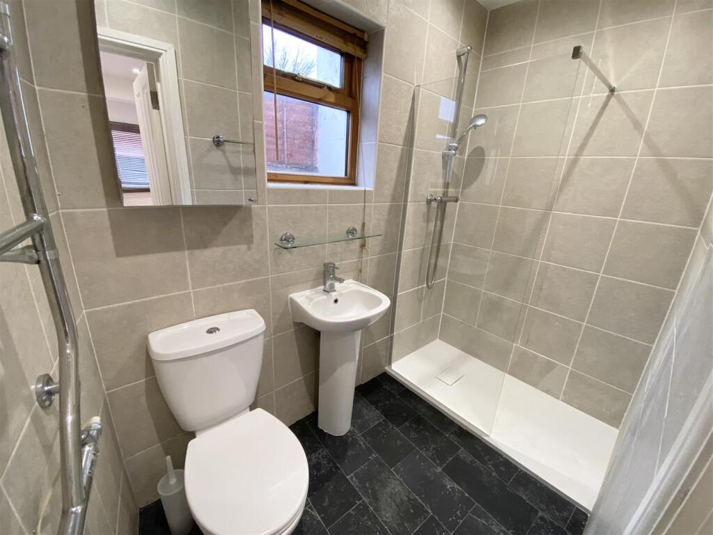 4 bed Studio for rent in London. From Duncan Perry Estate Agents - Potters Bar