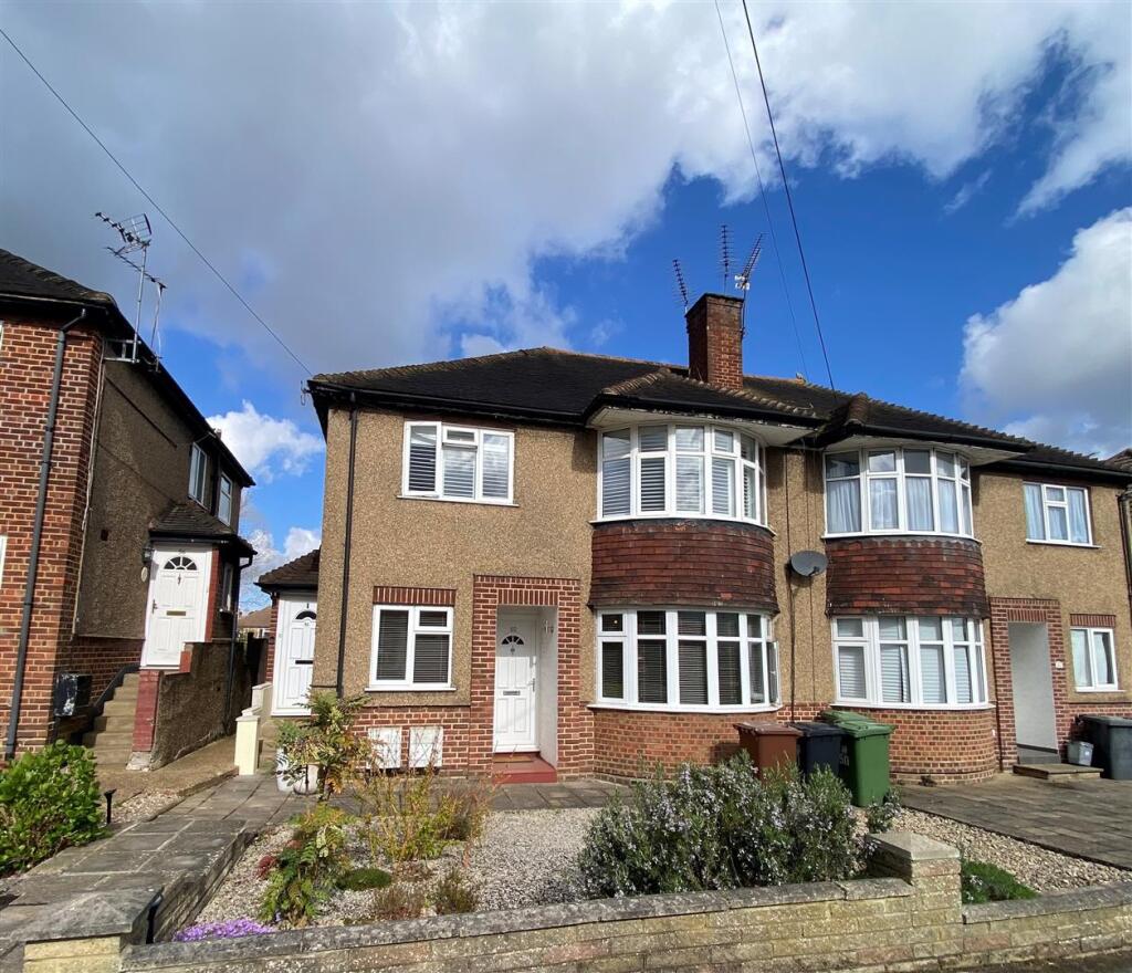2 bed Annexe for rent in Potters Bar. From Duncan Perry Estate Agents - Potters Bar 2 bed Annexe for rent in Potters Bar. From Duncan Perry Estate Agents - Potters Bar