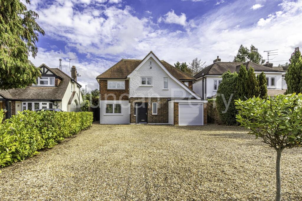 3 bed Detached for rent in Wildhill. From Duncan Perry Estate Agents - Potters Bar