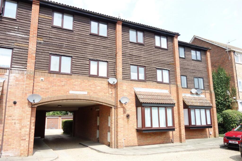 1 bed Apartment for rent in North Mymms. From Duncan Perry Estate Agents - Potters Bar